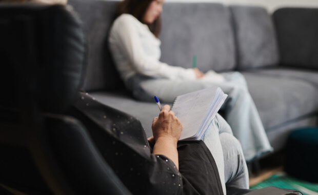 girl in a CBT at Washington DC rehabilitation